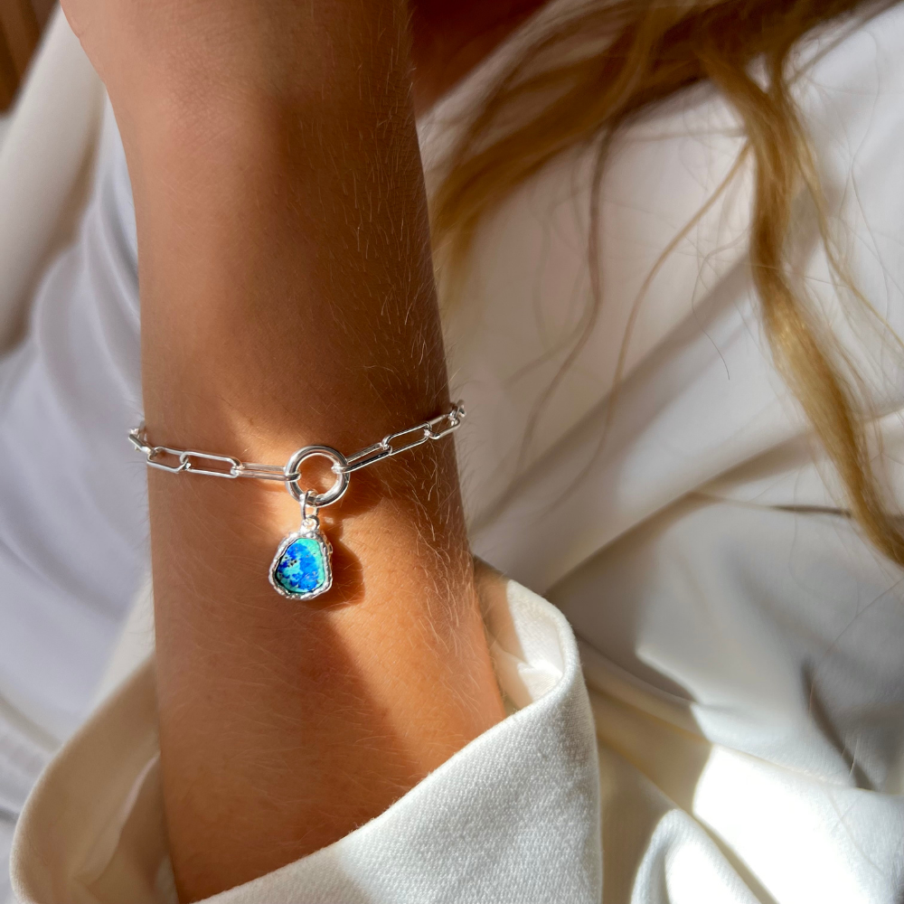 Charming Lynx with your Blue Hole